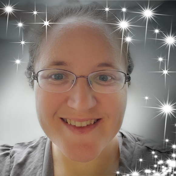 Meet your Posher, Pam - Picture 1 of 1